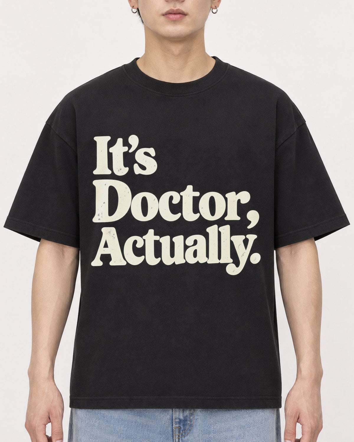 Mockup Boxy Heavyweight Tee Black male close-up 01