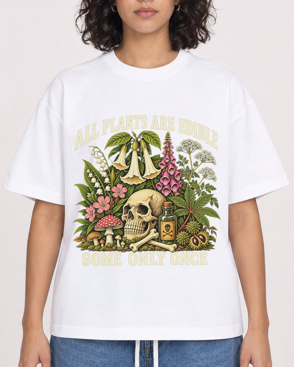 Mockup Boxy Heavyweight Tee White female close-up 26