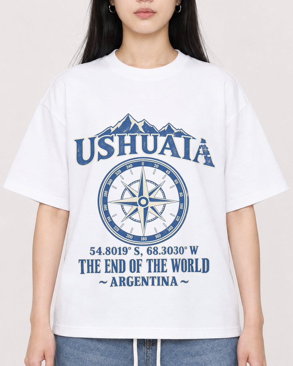 Mockup Boxy Heavyweight Tee White female close-up 01