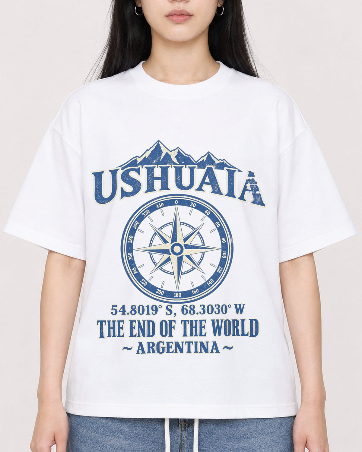 Mockup Boxy Heavyweight Tee White female close-up 01