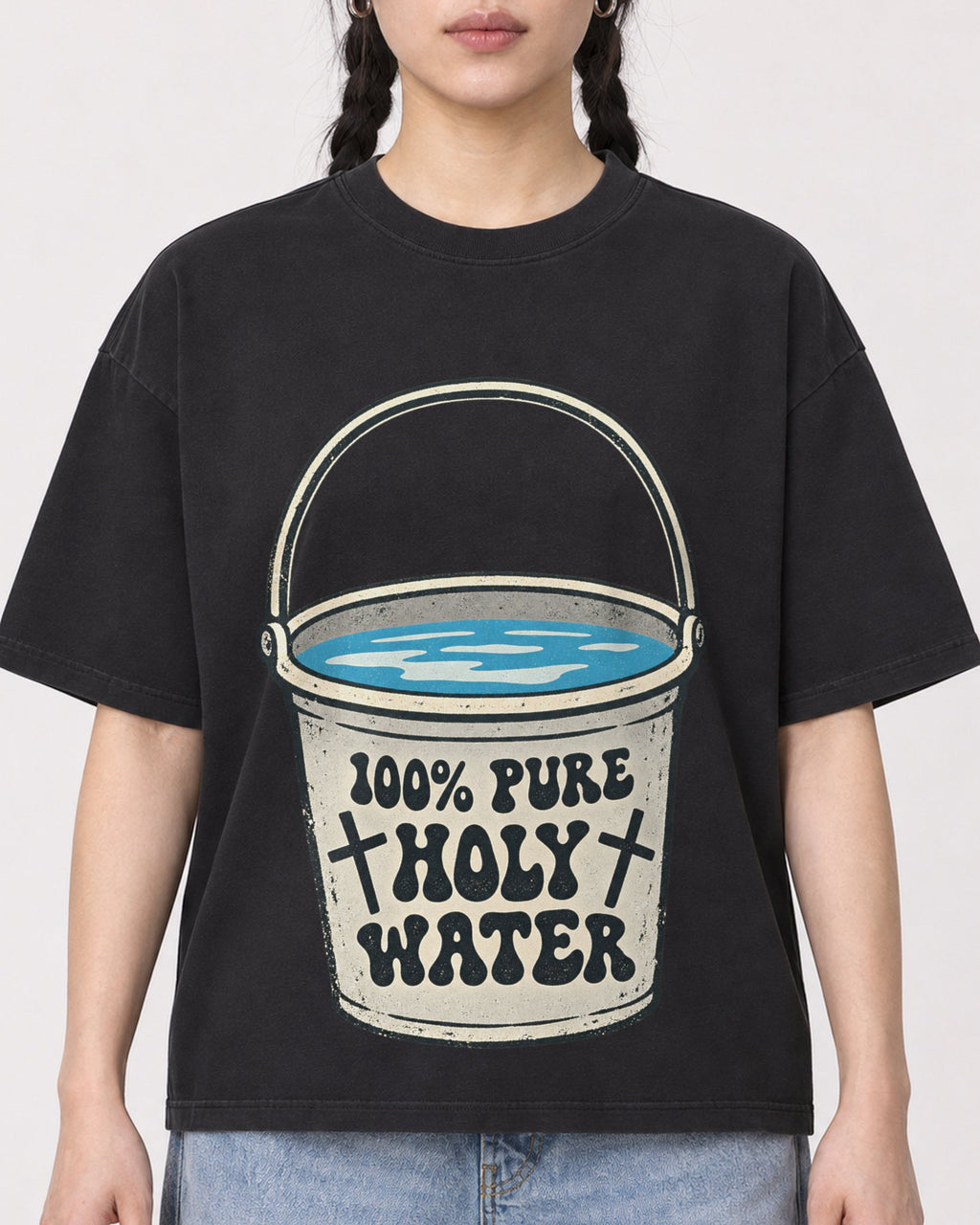 Mockup Boxy Heavyweight Tee Black female close-up 43