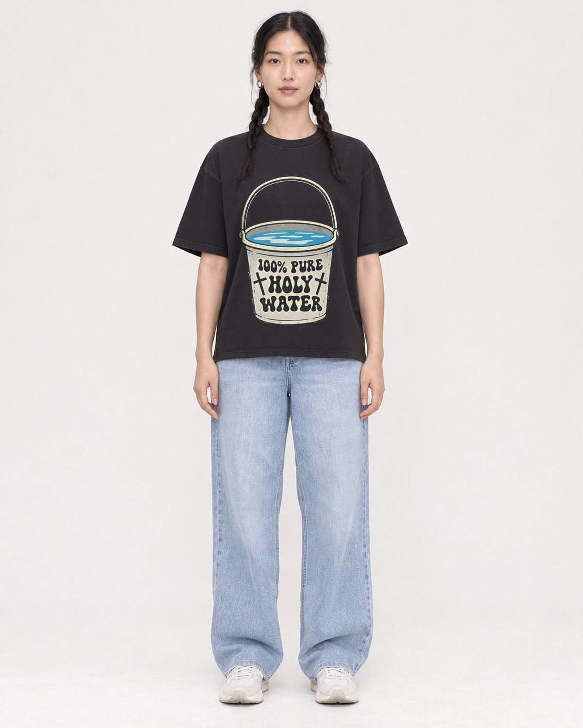 Mockup Boxy Heavyweight Tee Black female full-body 43