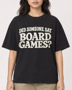 Mockup Boxy Heavyweight Tee Black female close-up 02