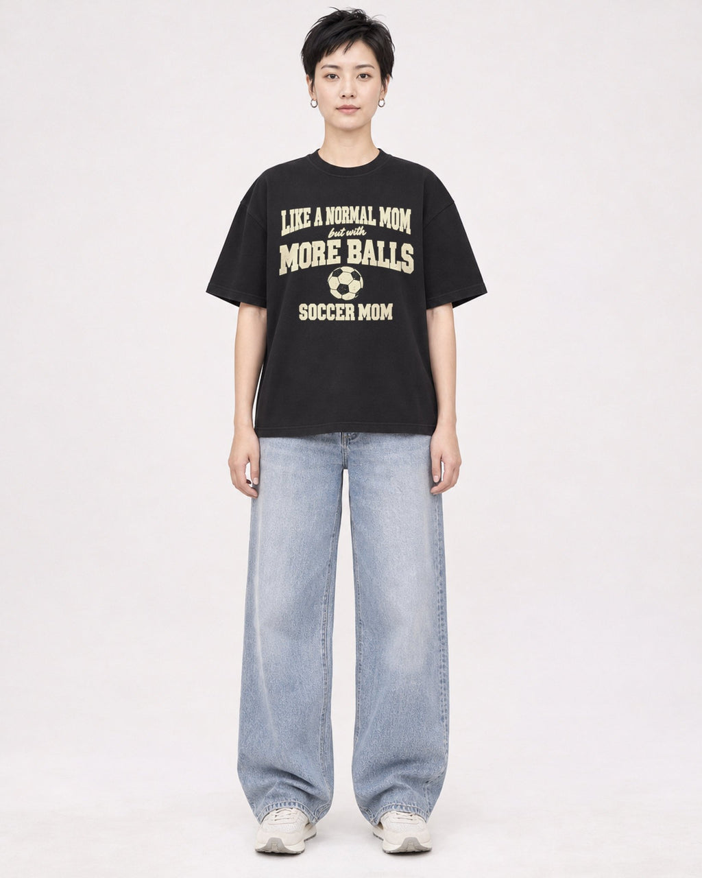 Mockup Boxy Heavyweight Tee Black female full-body 23