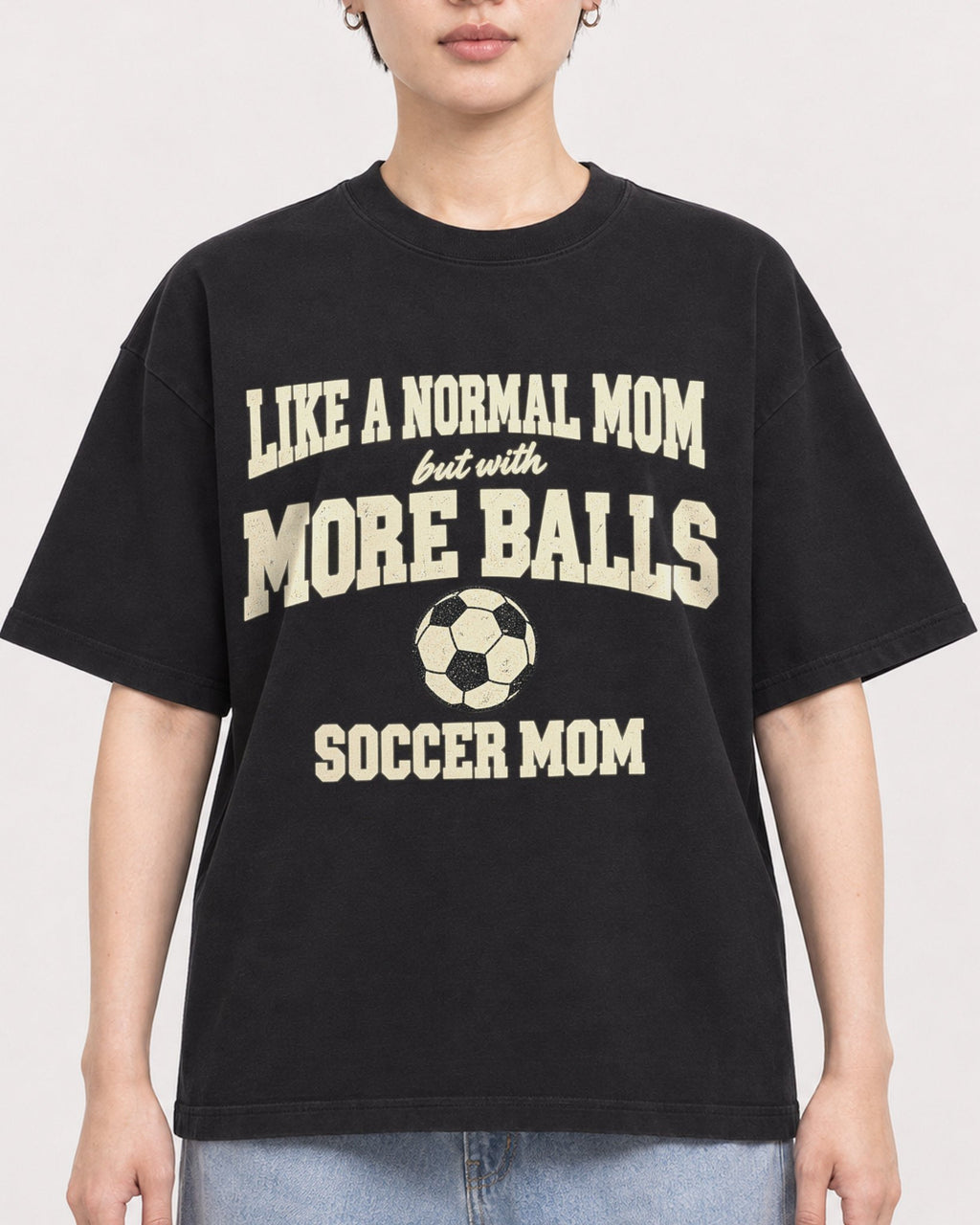 Mockup Boxy Heavyweight Tee Black female close-up 23
