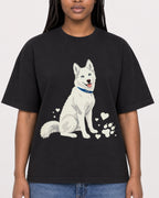Mockup Boxy Heavyweight Tee Black female close-up 04