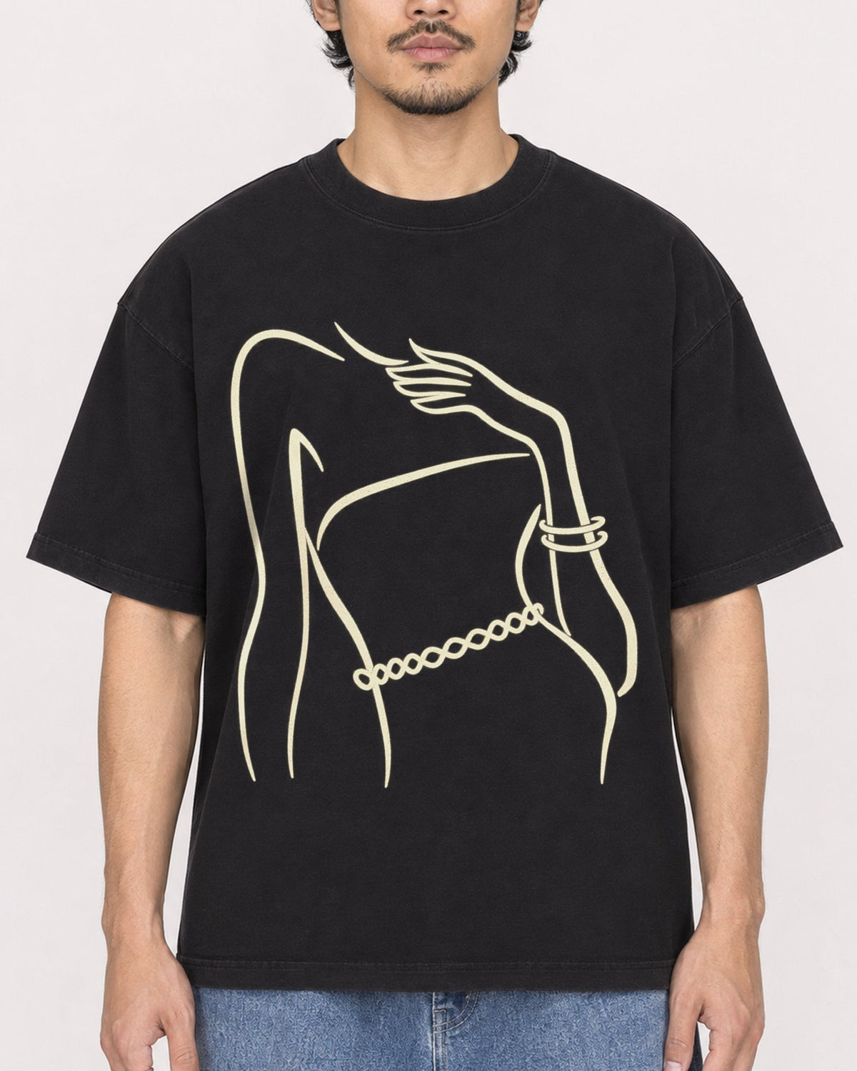 Mockup Boxy Heavyweight Tee Black male close-up 02