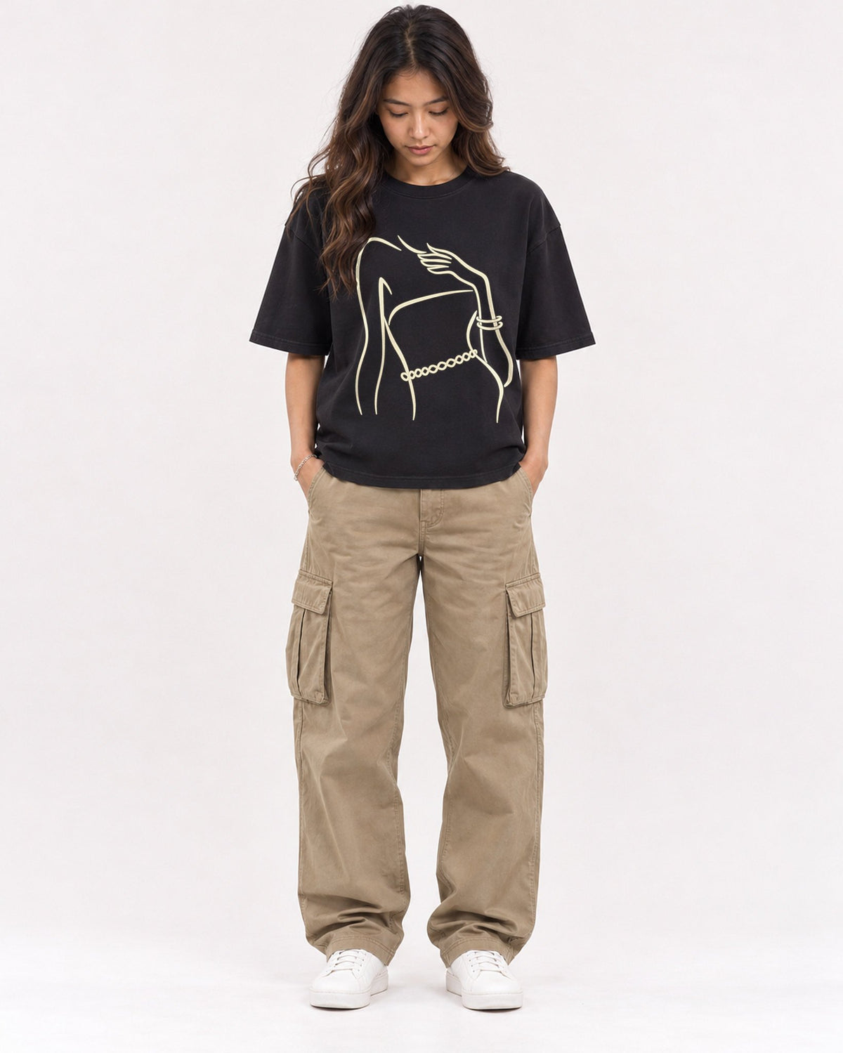 Mockup Boxy Heavyweight Tee Black female full-body 02