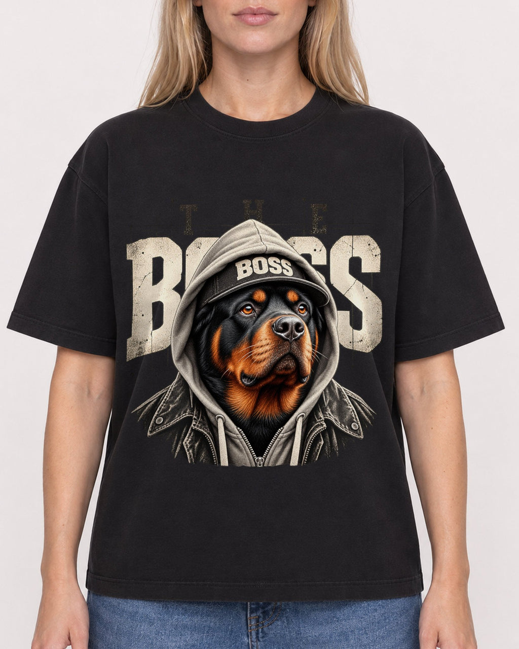 Mockup Boxy Heavyweight Tee Black female close-up 08