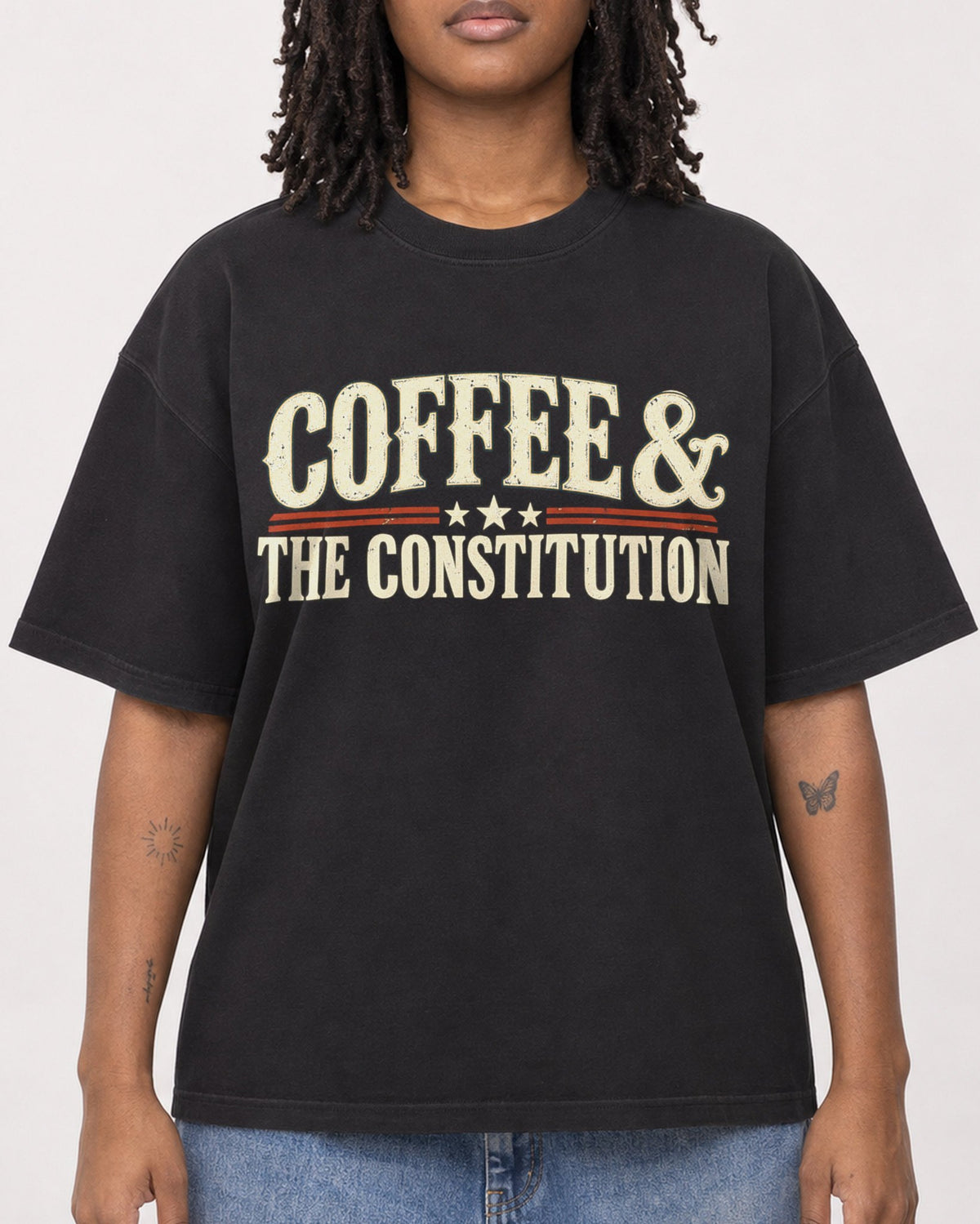 Mockup Boxy Heavyweight Tee Black female close-up 24