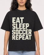 Mockup Boxy Heavyweight Tee Black female close-up 07