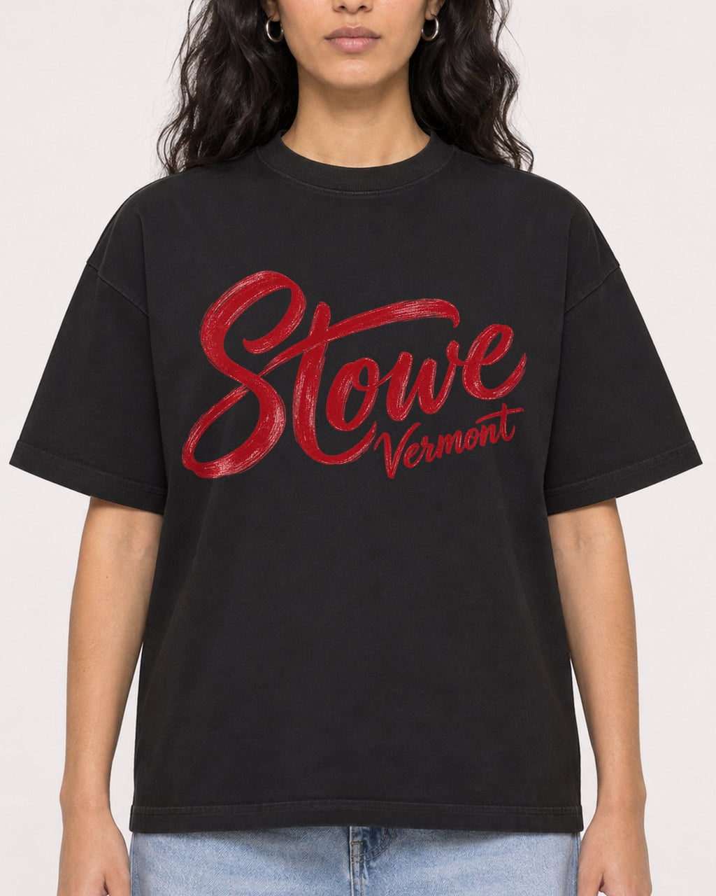 Mockup Boxy Heavyweight Tee Black female close-up 07