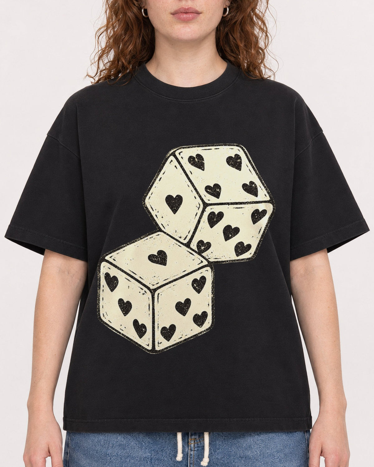 Mockup Boxy Heavyweight Tee Black female close-up 09