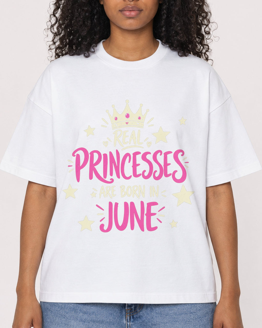 Mockup Boxy Heavyweight Tee White female close-up 05