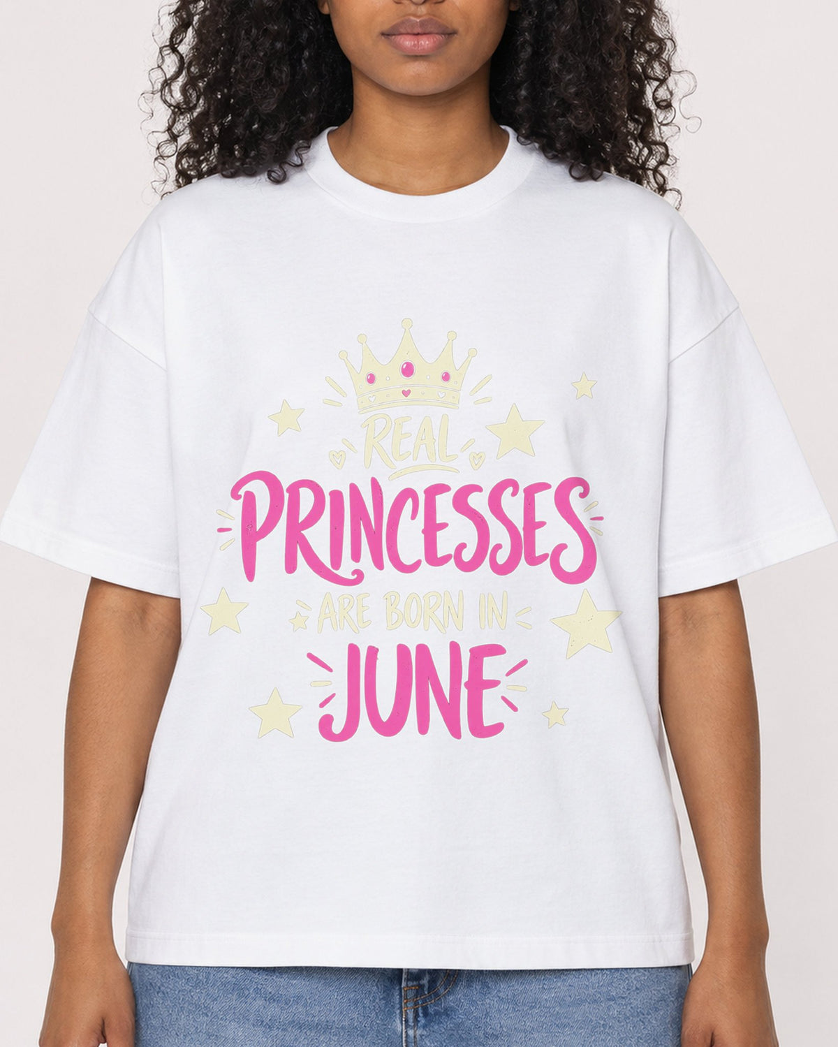 Mockup Boxy Heavyweight Tee White female close-up 05