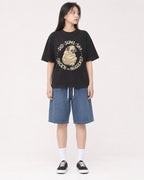 Mockup Boxy Heavyweight Tee Black female full-body 01