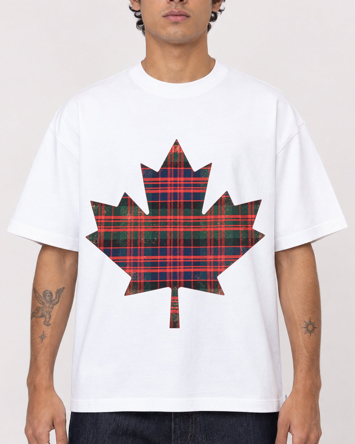 Mockup Boxy Heavyweight Tee White male close-up 06