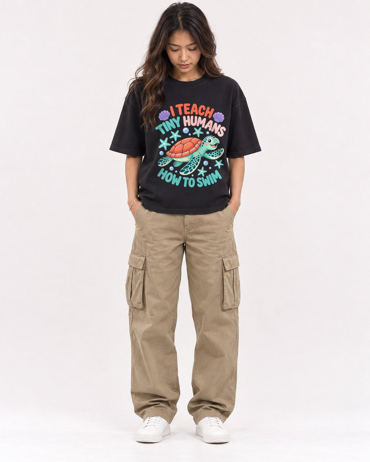 Mockup Boxy Heavyweight Tee Black female full-body 02