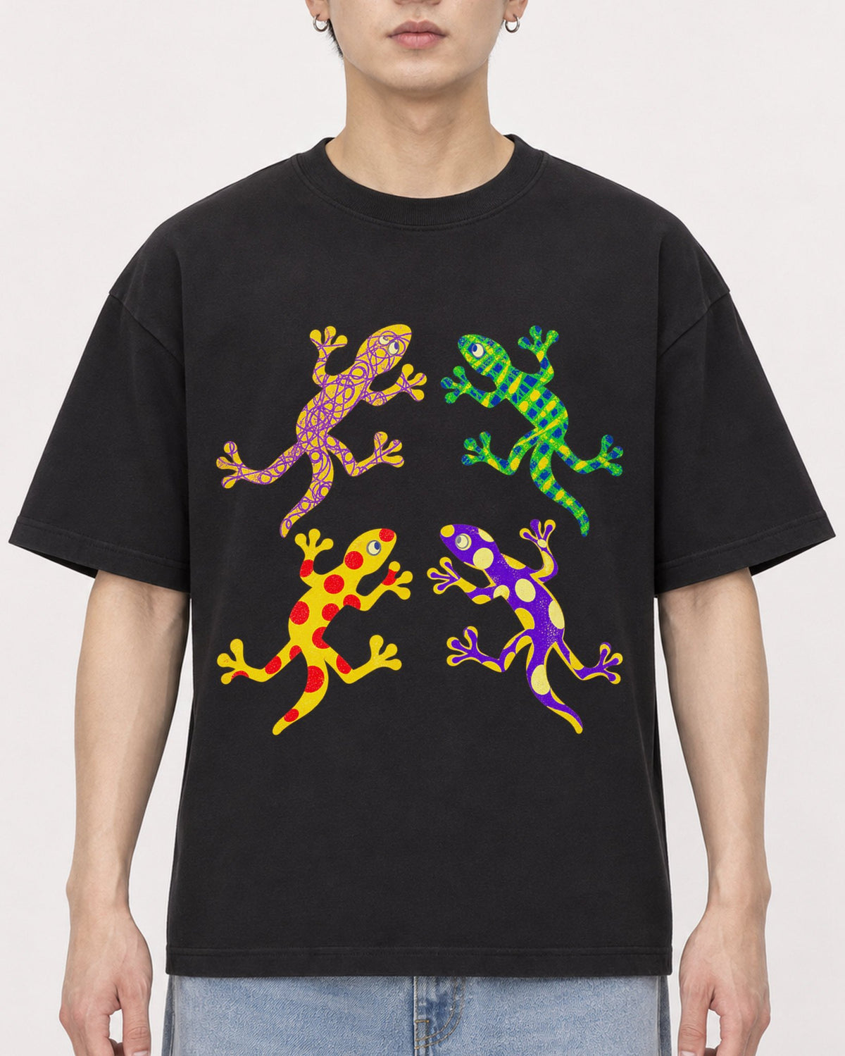 Mockup Boxy Heavyweight Tee Black male close-up 01