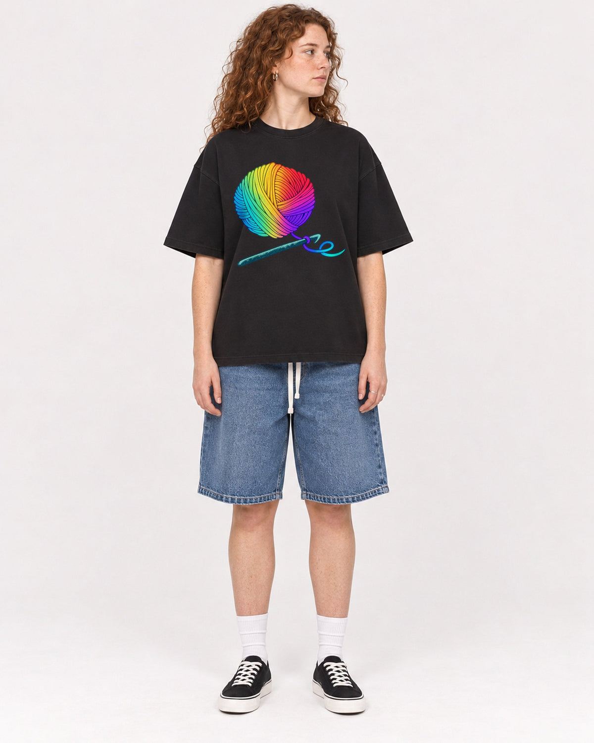 Mockup Boxy Heavyweight Tee Black female full-body 09