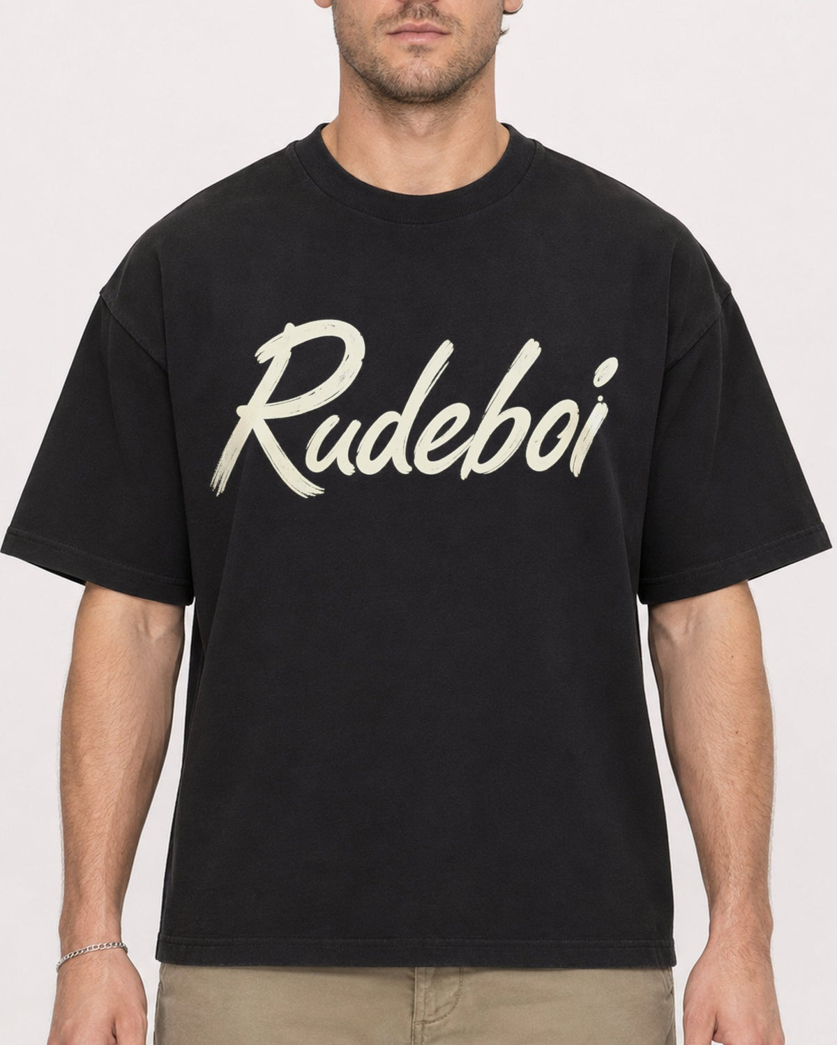 Mockup Boxy Heavyweight Tee Black male close-up 08