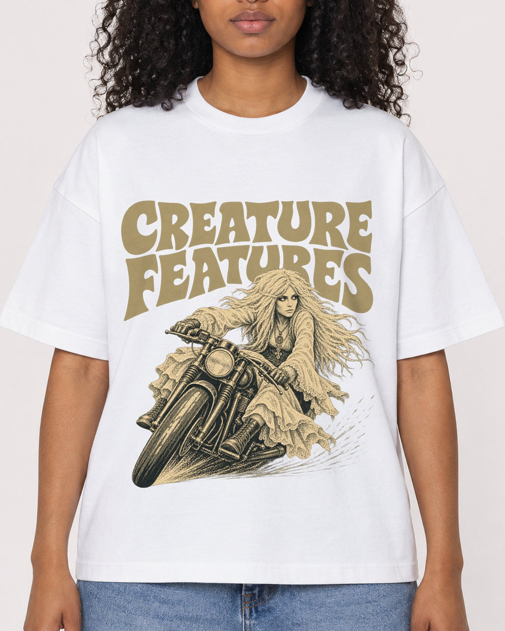 Mockup Boxy Heavyweight Tee White female close-up 05