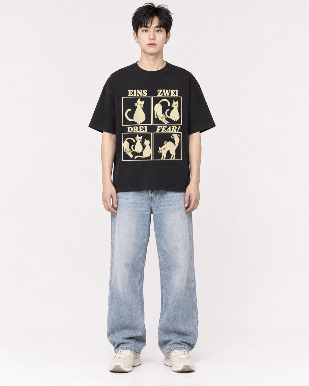 Mockup Boxy Heavyweight Tee Black male full-body 01