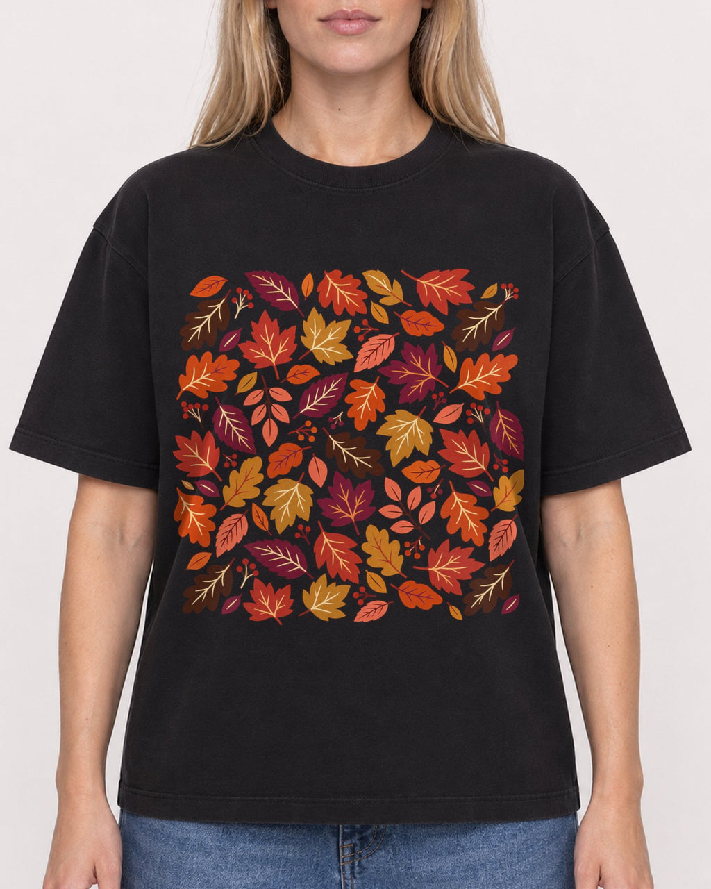 Mockup Boxy Heavyweight Tee Black female close-up 08