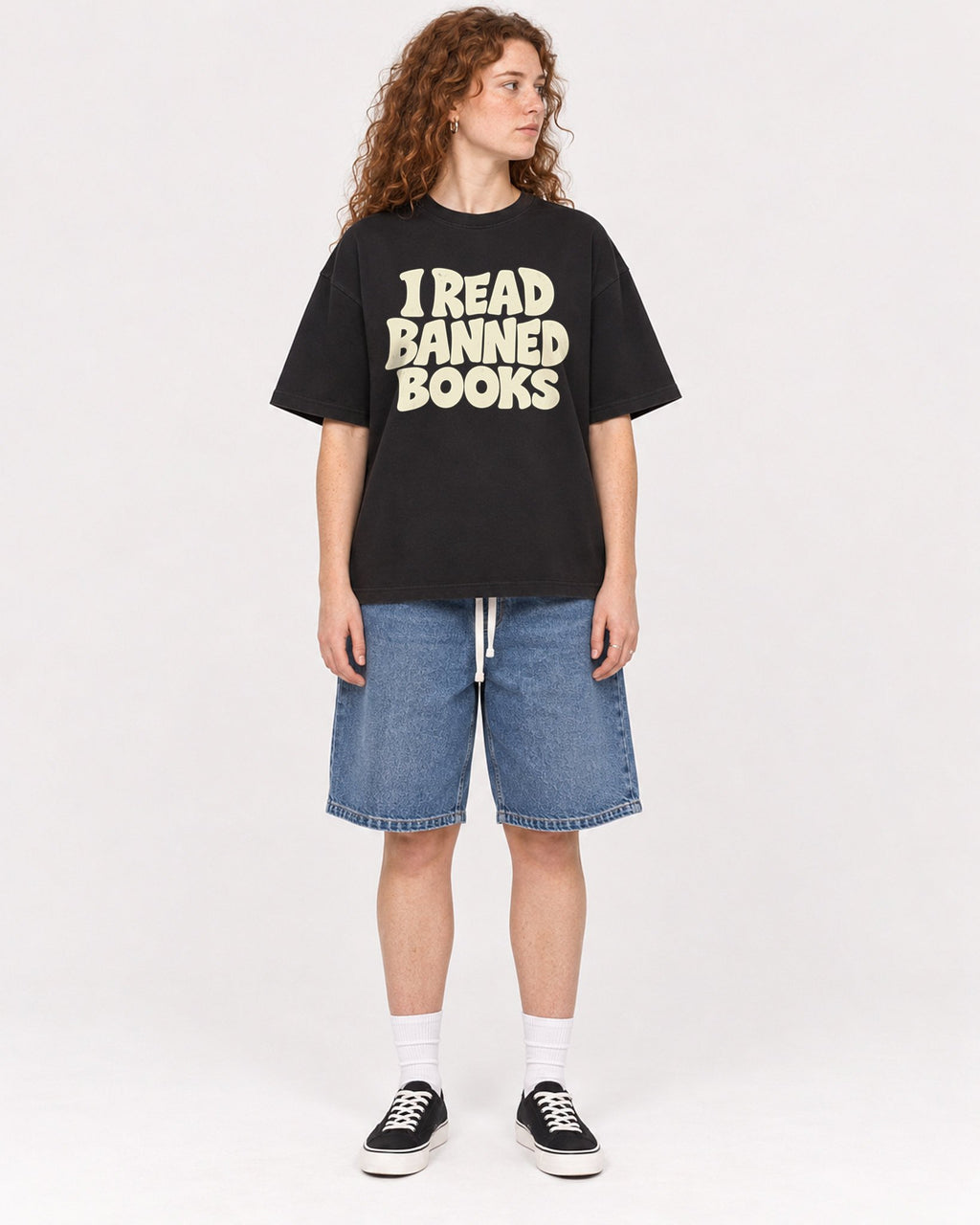 Mockup Boxy Heavyweight Tee Black female full-body 09
