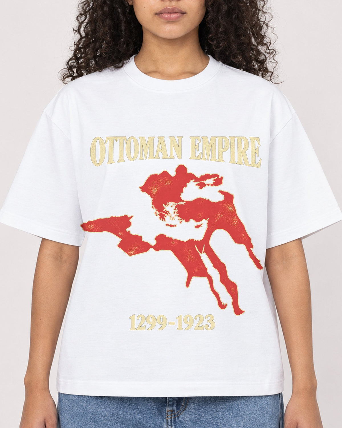 Mockup Boxy Heavyweight Tee White female close-up 10