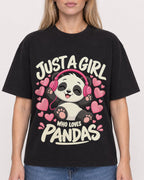 Mockup Boxy Heavyweight Tee Black female close-up 08