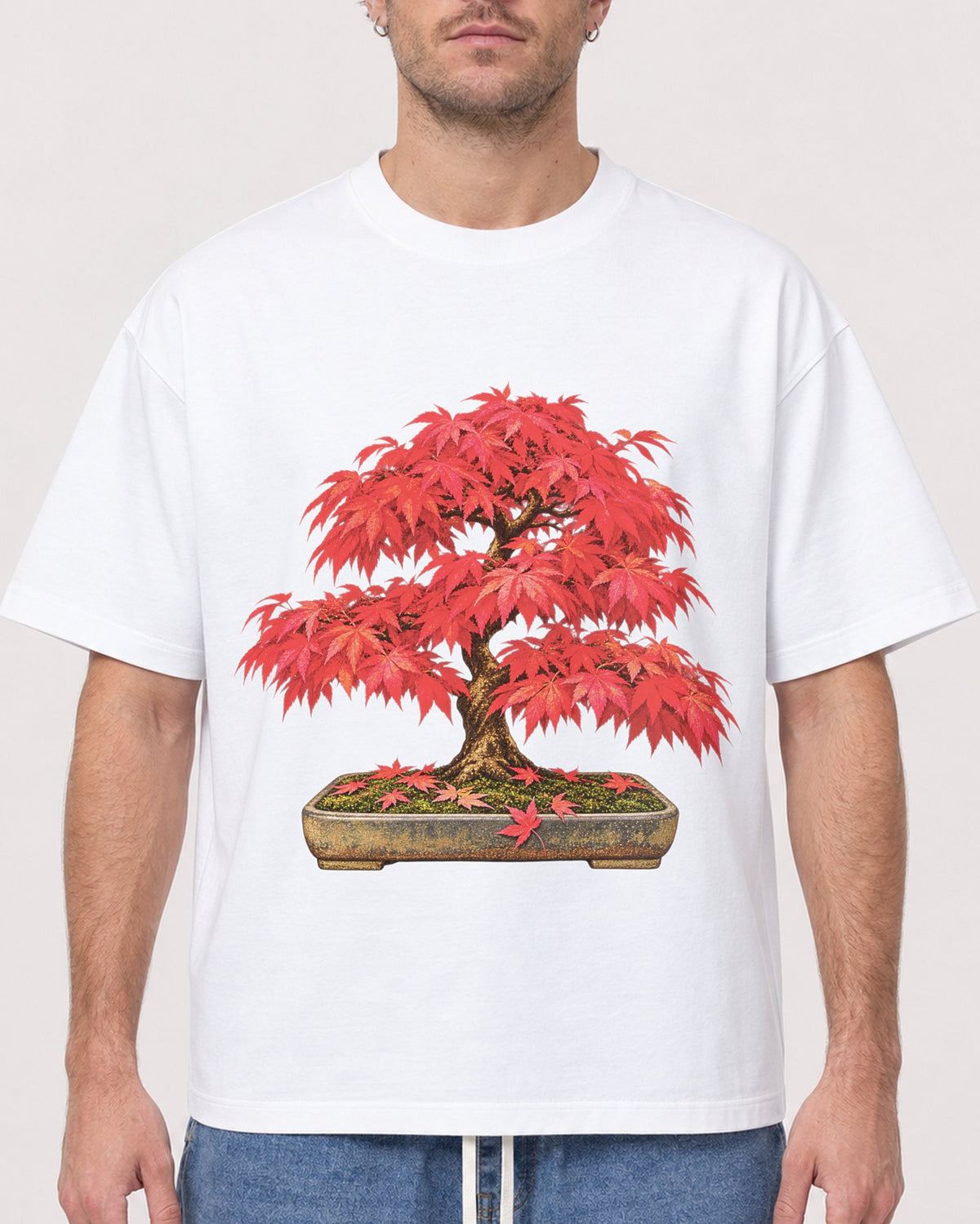 Mockup Boxy Heavyweight Tee White male close-up 08