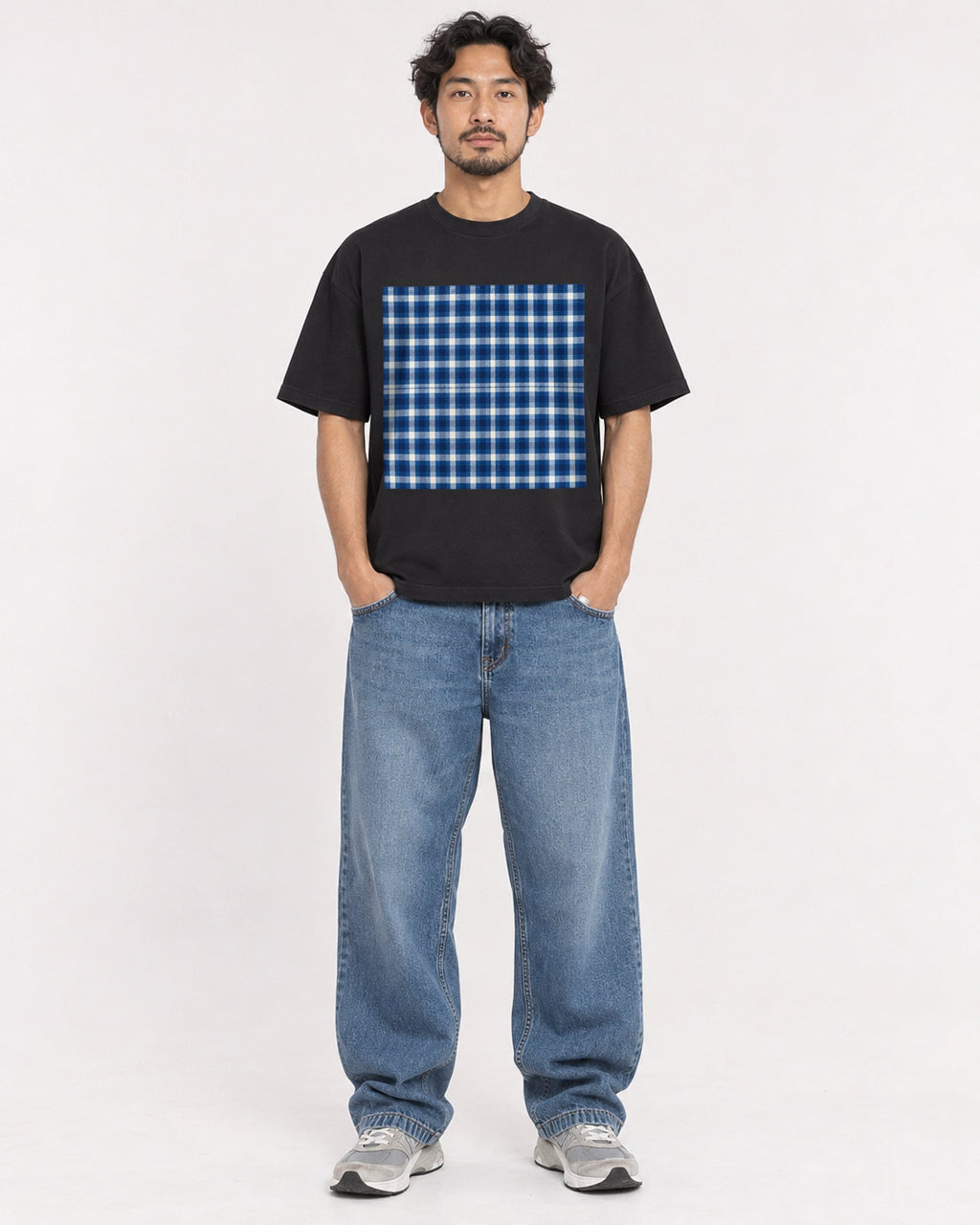 Mockup Boxy Heavyweight Tee Black male full-body 02