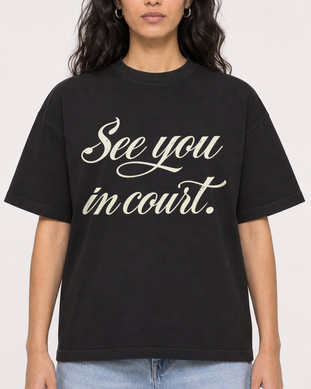Mockup Boxy Heavyweight Tee Black female close-up 07