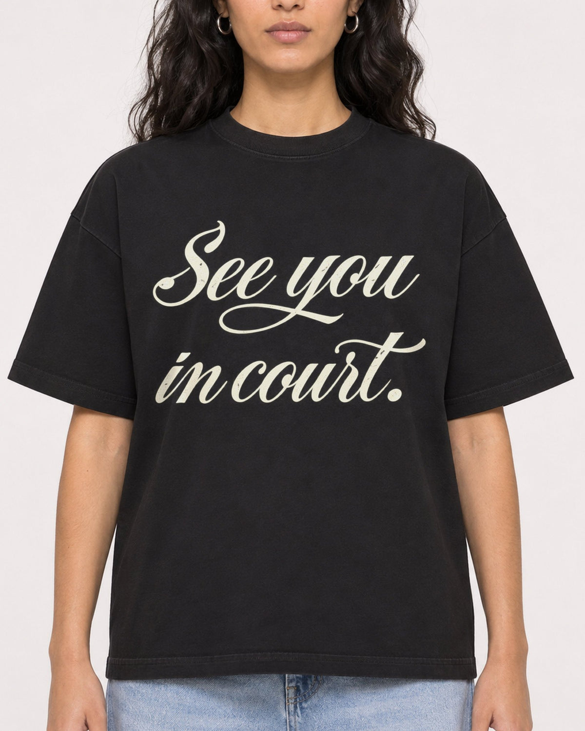Mockup Boxy Heavyweight Tee Black female close-up 07