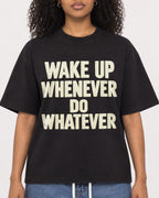 Mockup Boxy Heavyweight Tee Black female close-up 05