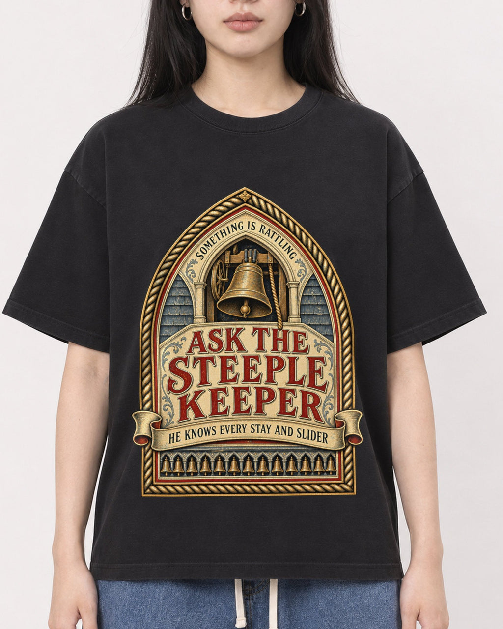 Mockup Boxy Heavyweight Tee Black female close-up 01