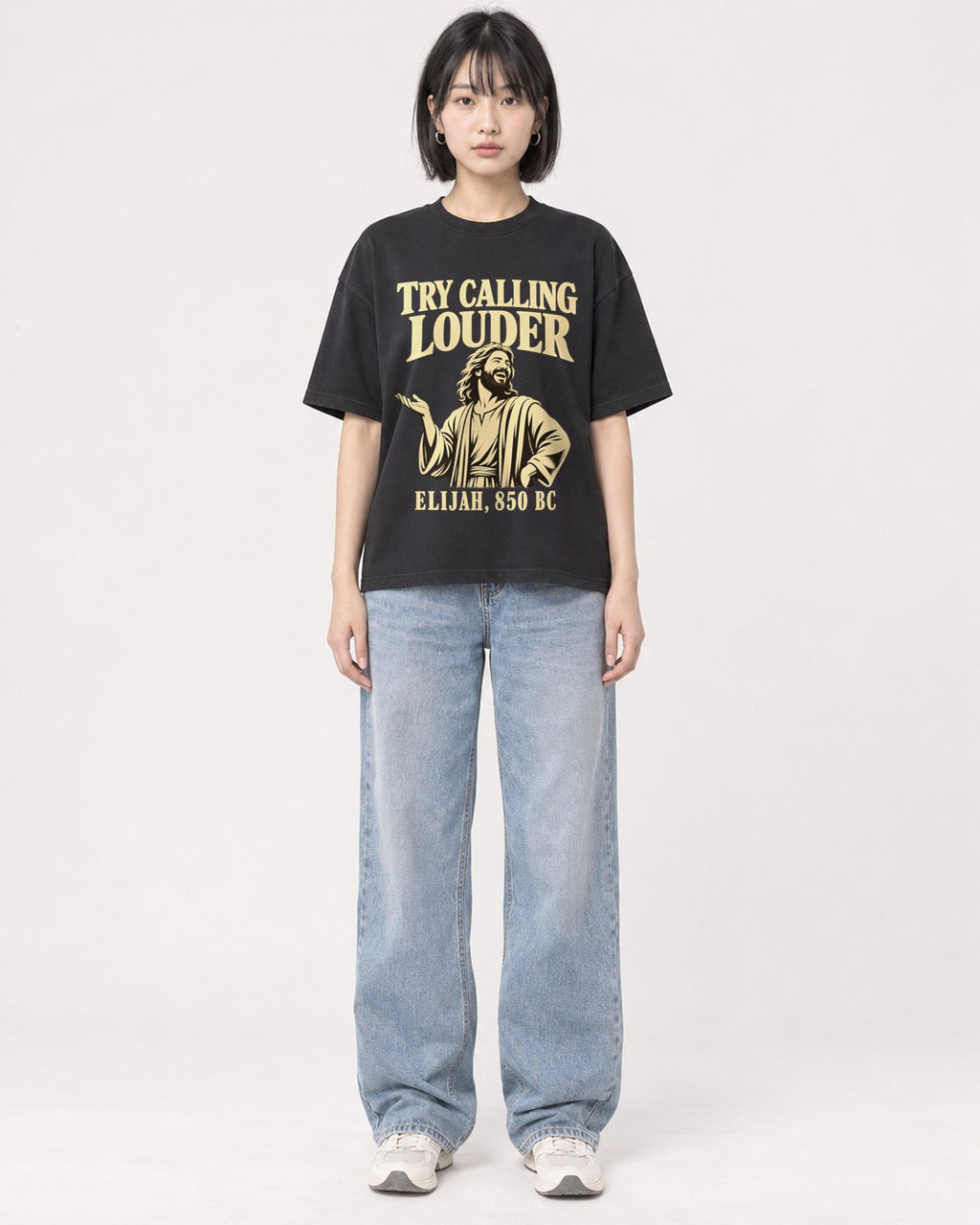 Mockup Boxy Heavyweight Tee Black female full-body 11