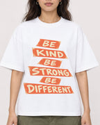 Mockup Boxy Heavyweight Tee White female close-up 02