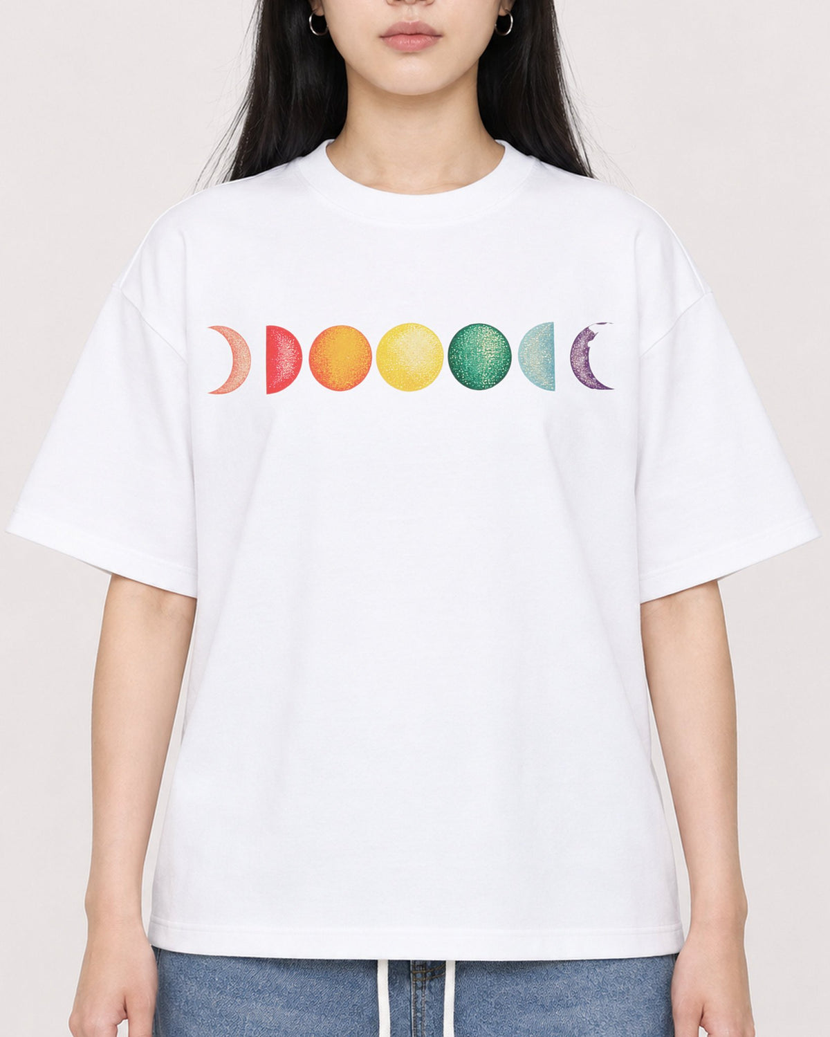 Mockup Boxy Heavyweight Tee White female close-up 01