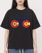 Mockup Boxy Heavyweight Tee Black female close-up 01