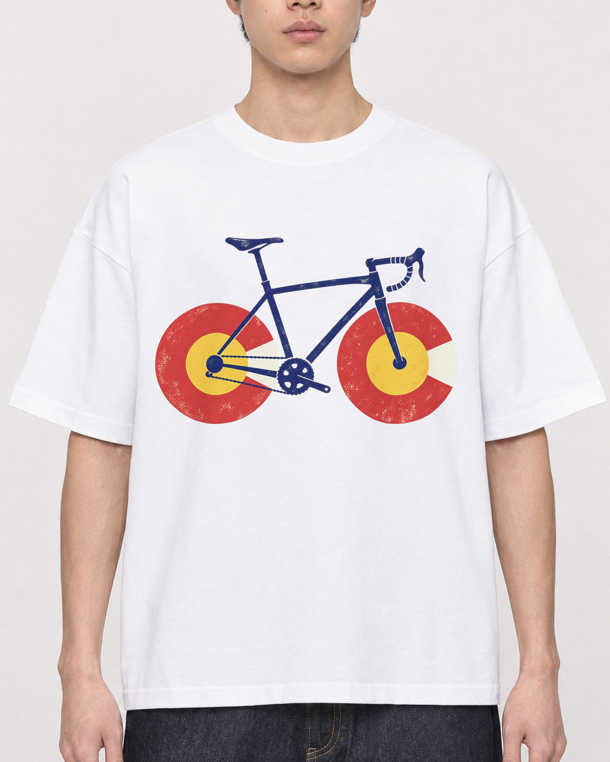 Mockup Boxy Heavyweight Tee White male close-up 01