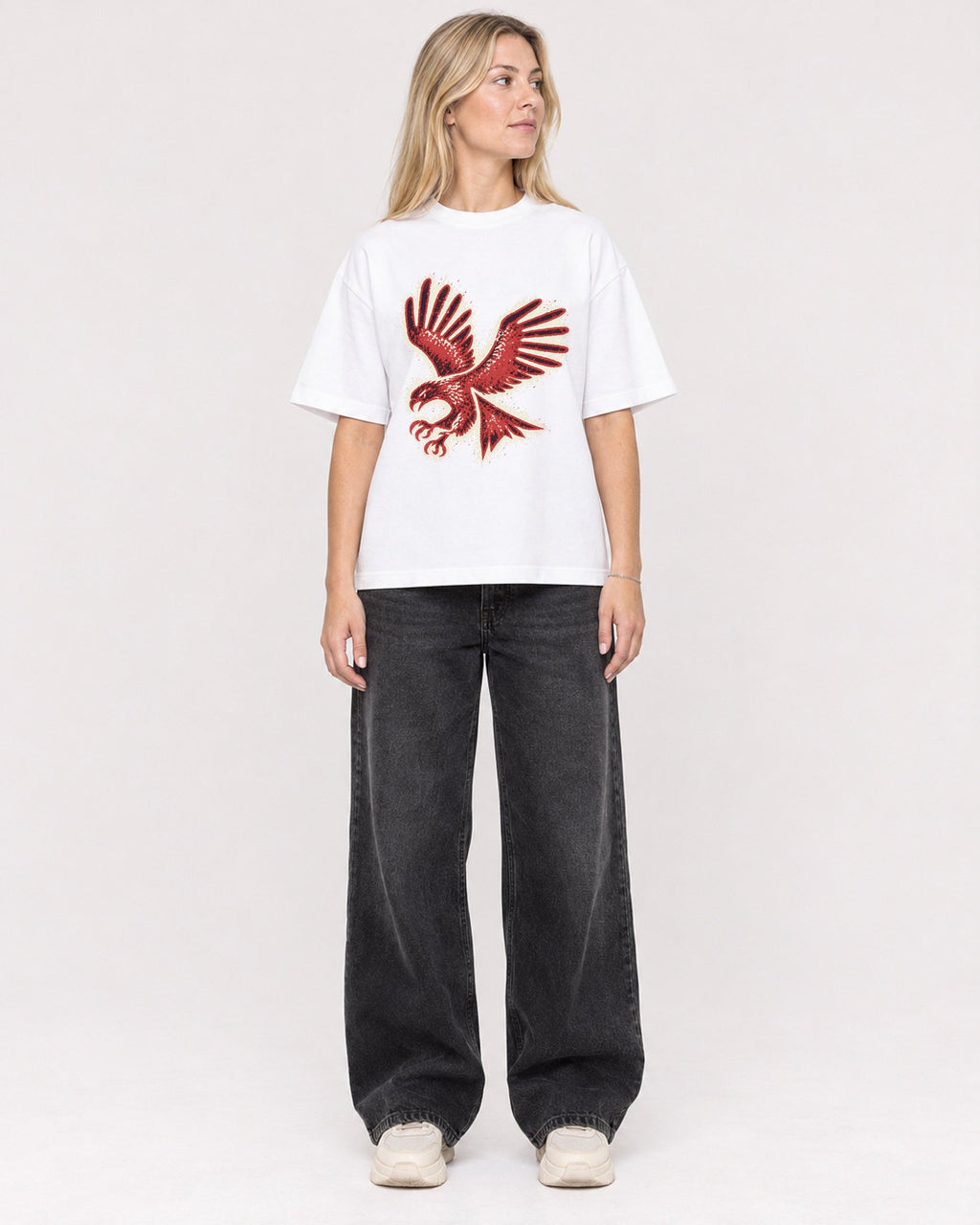 Mockup Boxy Heavyweight Tee White female full-body 08
