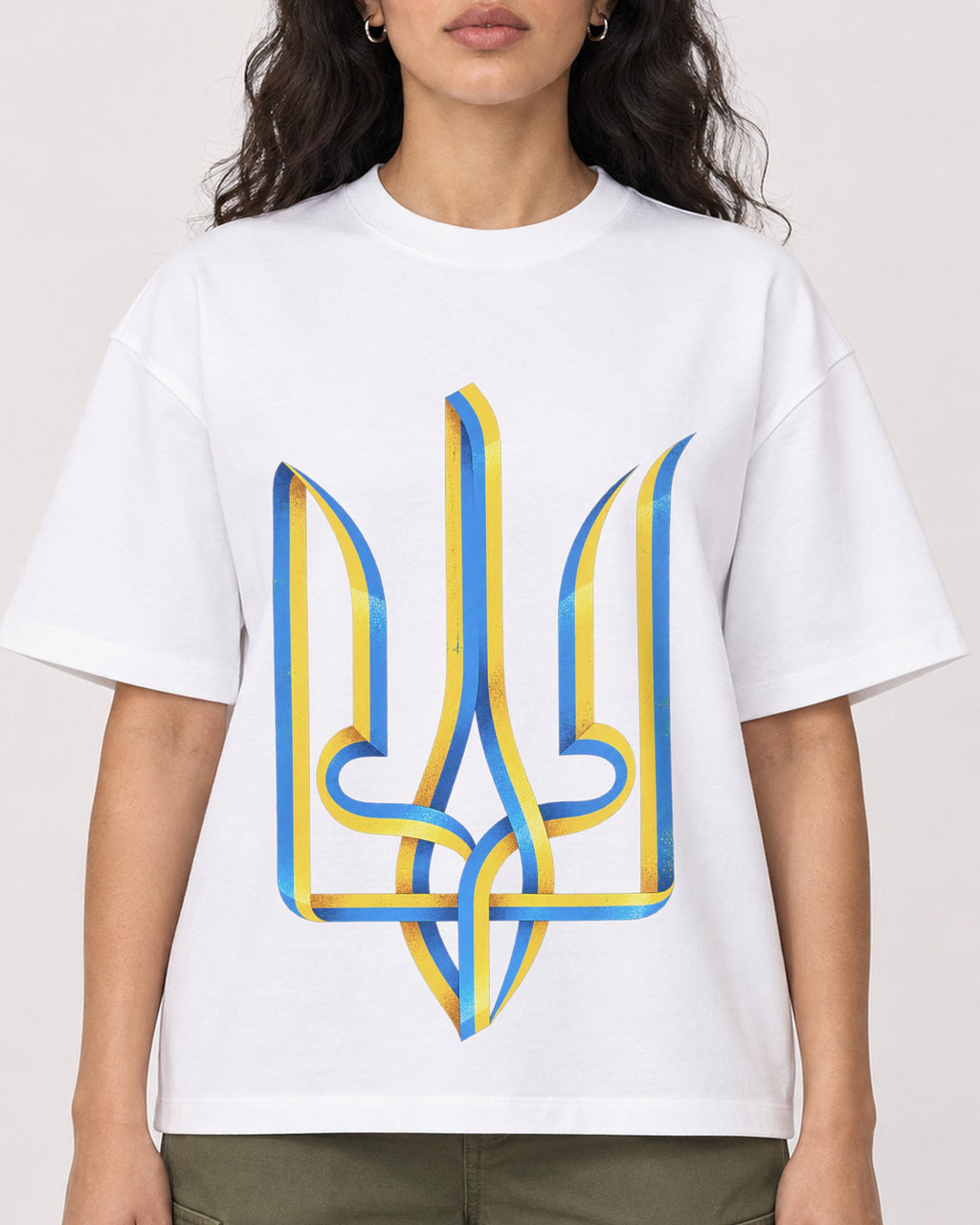 Mockup Boxy Heavyweight Tee White female close-up 07