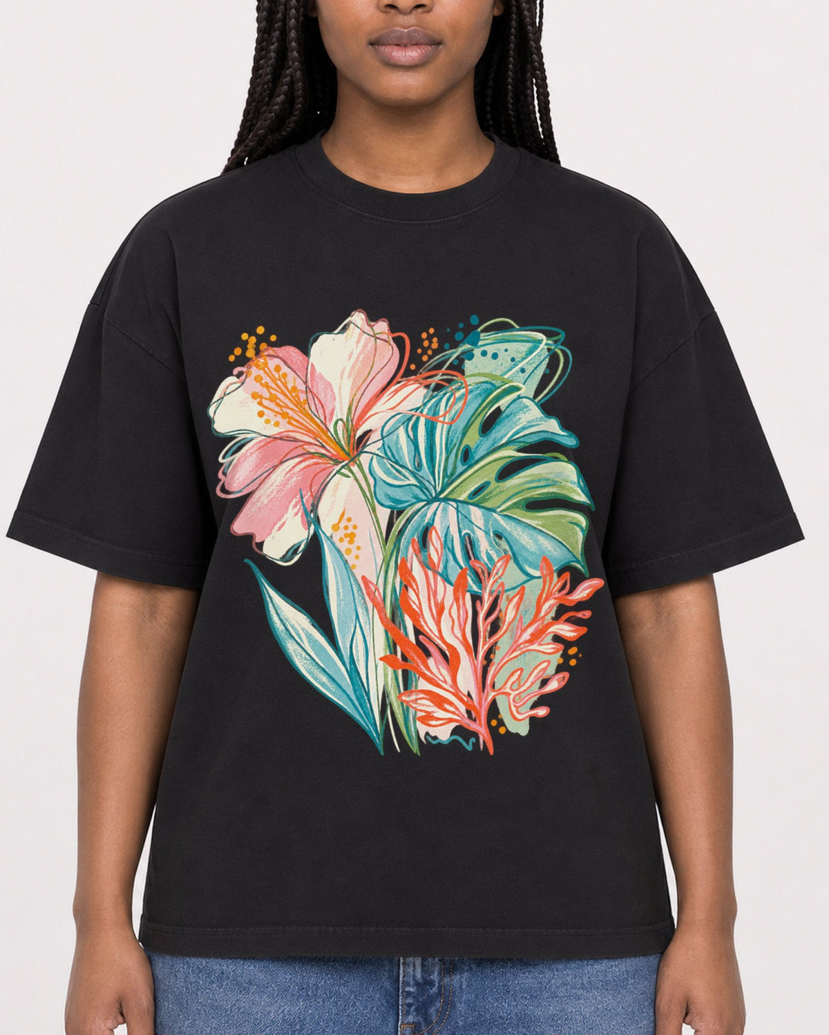 Mockup Boxy Heavyweight Tee Black female close-up 04