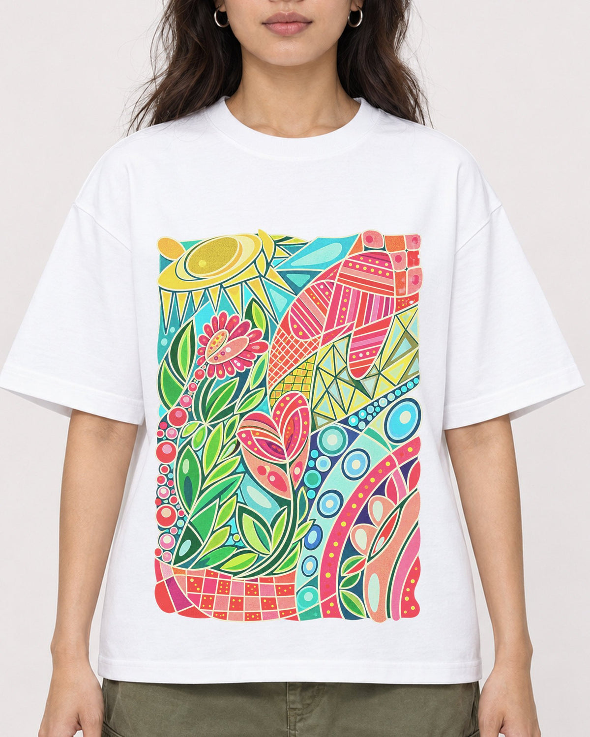 Mockup Boxy Heavyweight Tee White female close-up 02