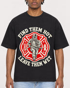 Mockup Boxy Heavyweight Tee Black male close-up 05