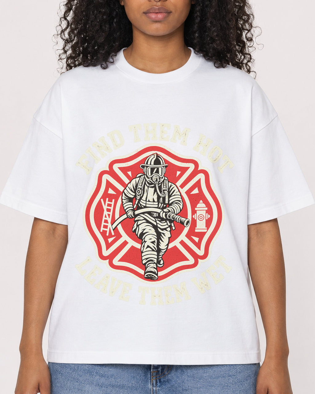 Mockup Boxy Heavyweight Tee White female close-up 05