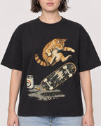 Mockup Boxy Heavyweight Tee Black female close-up 39