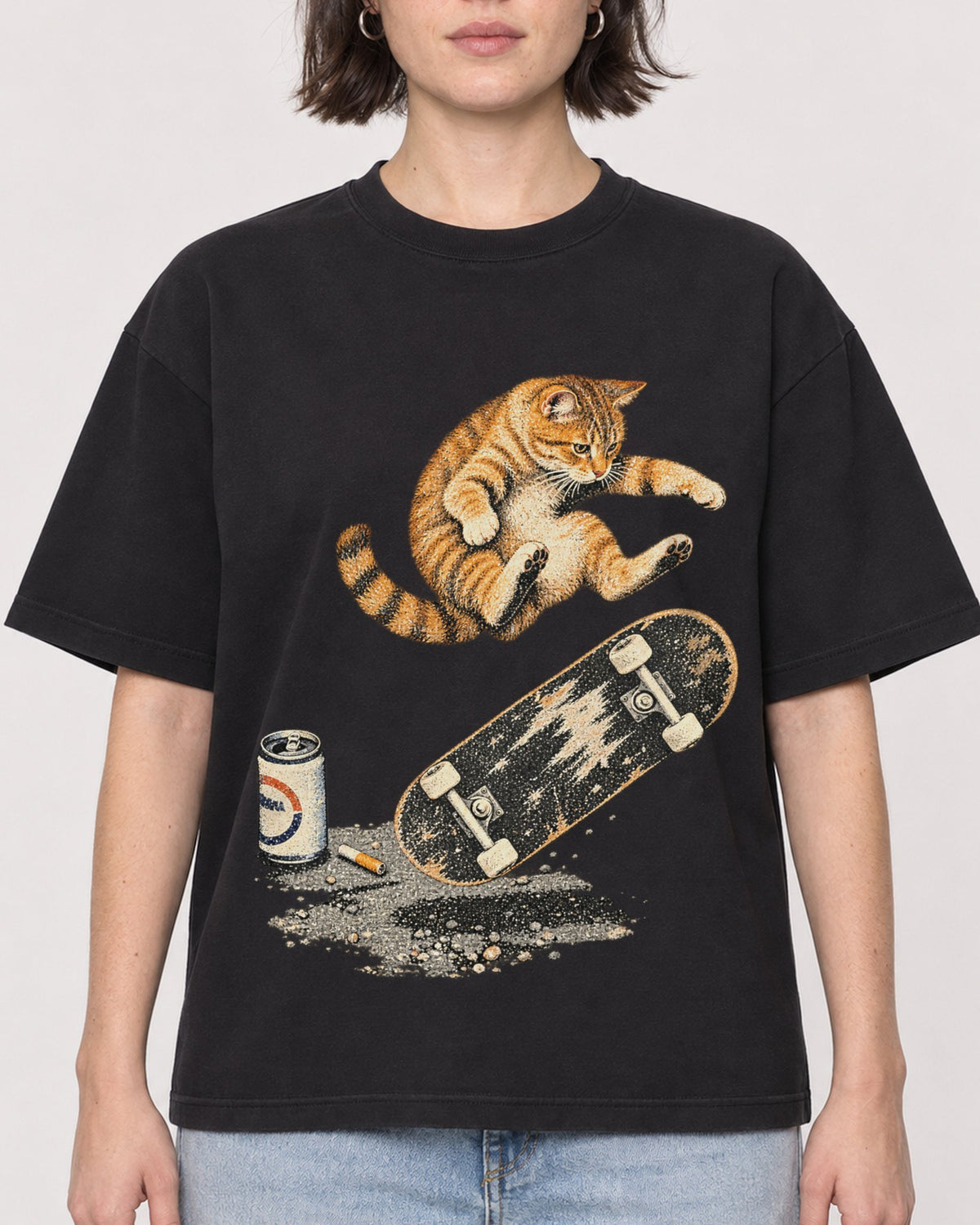 Mockup Boxy Heavyweight Tee Black female close-up 39